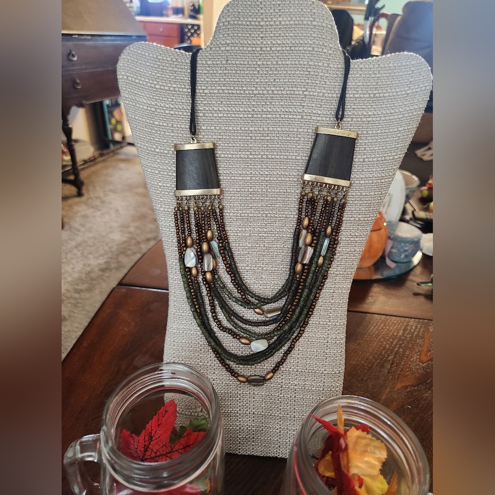 Stuffed Decorative Mason Jar Set with Autumn Leaves And 2 NECKLACES - Picture 2 of 7